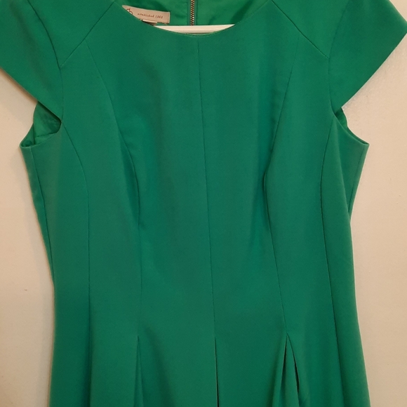 Clothes - Picture 2 of 3